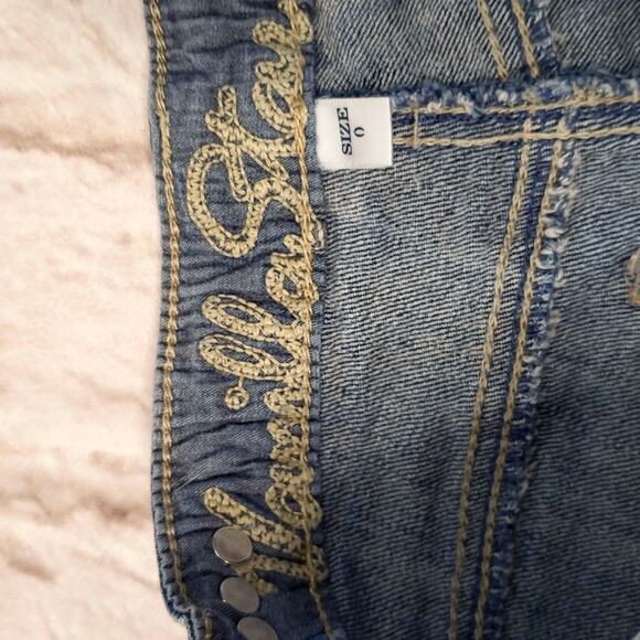 Vanilla Star Embroidered Jeans Shorts Cut-off - Picture 5 of 5